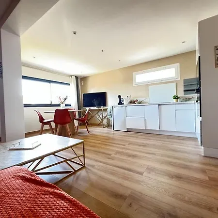 Jolie Maison Tout Equipe Avec Parking Fd - Minerve Appartement Clermont-Ferrand